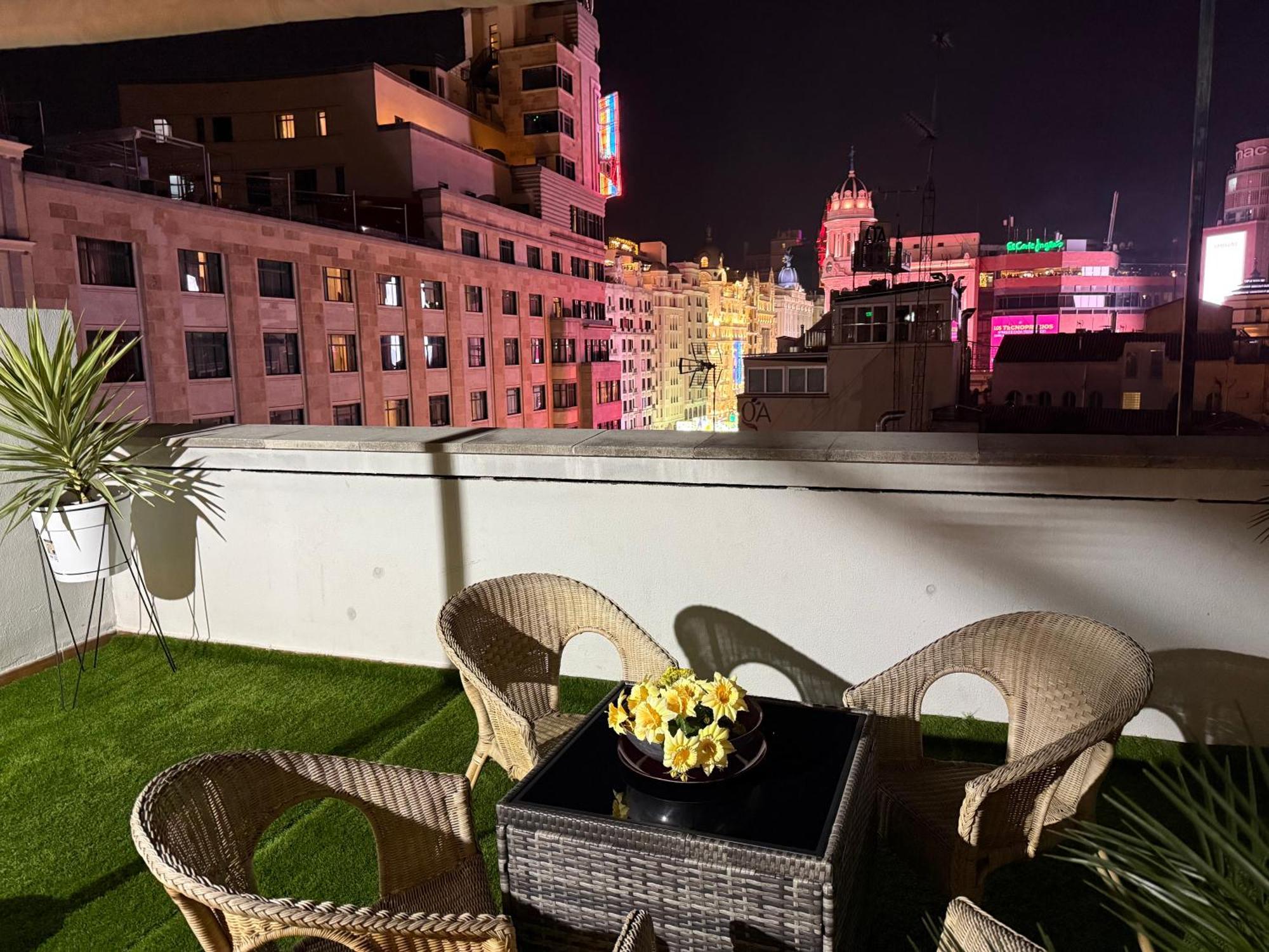 Penthouse Madrid View Apartment Exterior photo